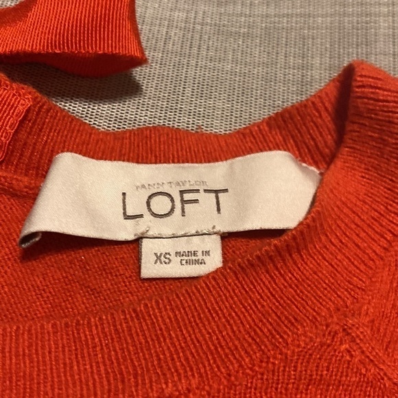 XS loft red . sweater . batwing . tie neck Ann Taylor loft collection - Picture 6 of 7